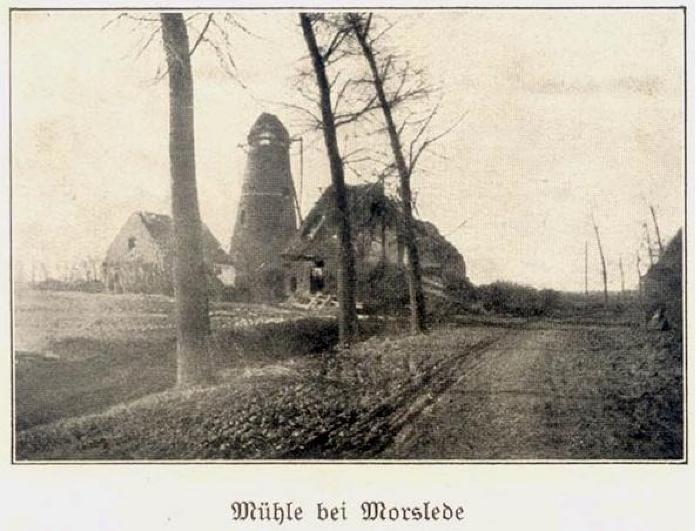 Zicht op een molen bij Moorslede