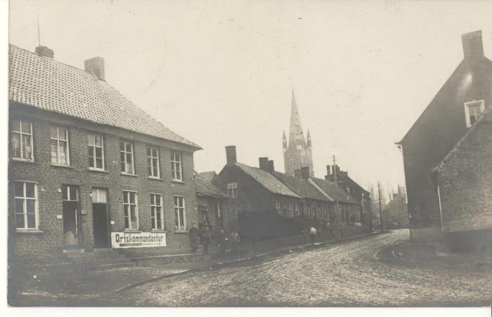 Wegwijzer naar de Ortskommandantur, Hooglede