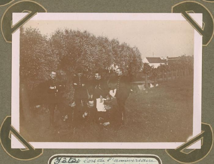 Feestje bij huwelijksverjaardag Mr. Daels, Adinkerke 26 juni 1915