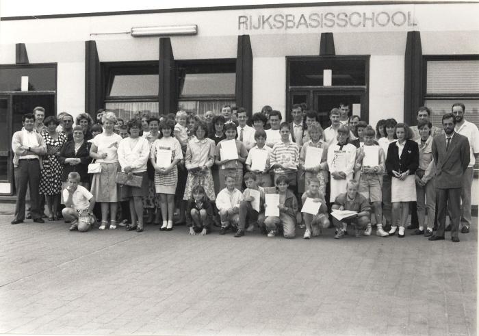 Diploma-uitreiking, Lichtervelde, juni 1990