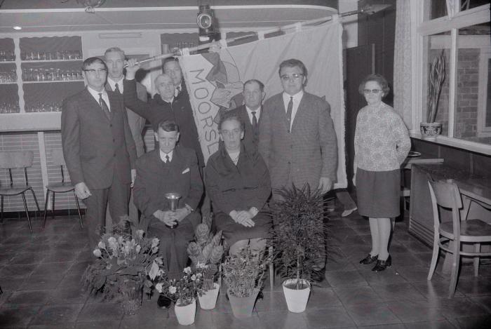 Huldiging kaartkampioen K.W.B., Moorslede 1971