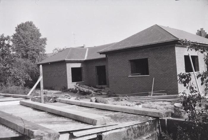 Bouwen van woning, Moorslede 1970