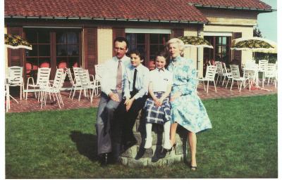 Familiefoto op de plechtige communie, Roeselare,1981