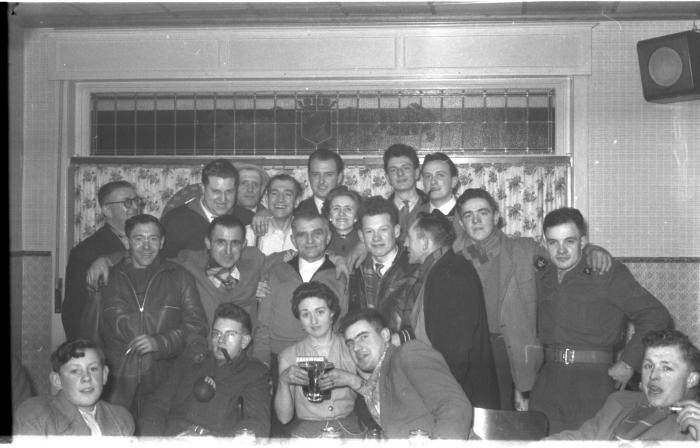 Groepsfoto met Bob, Izegem 1957