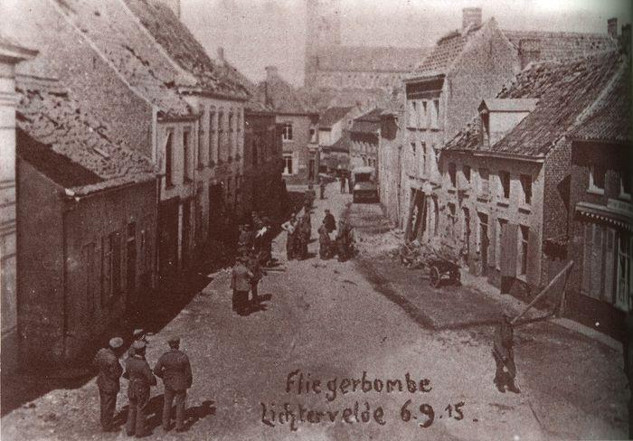 Grote schade na inslag van vliegtuigbom, Lichtervelde 6 september 1915