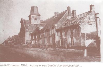 Kapotgeschoten huizen, Westrozebeke 24 mei 1916