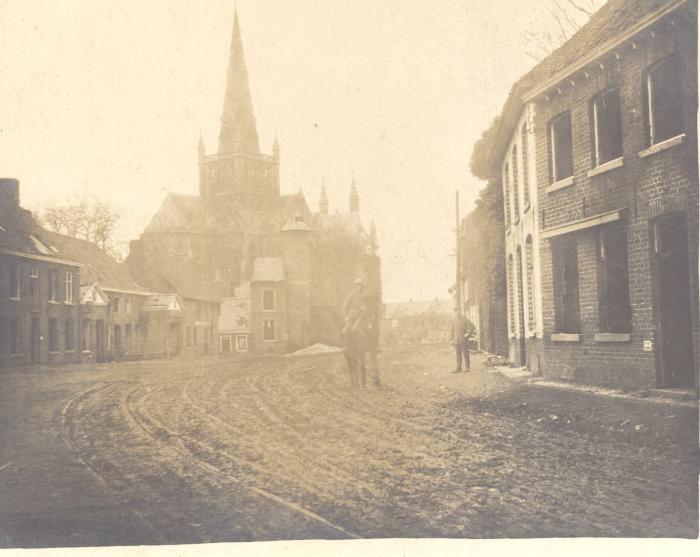 Straatzicht met soldaten, Dadizele