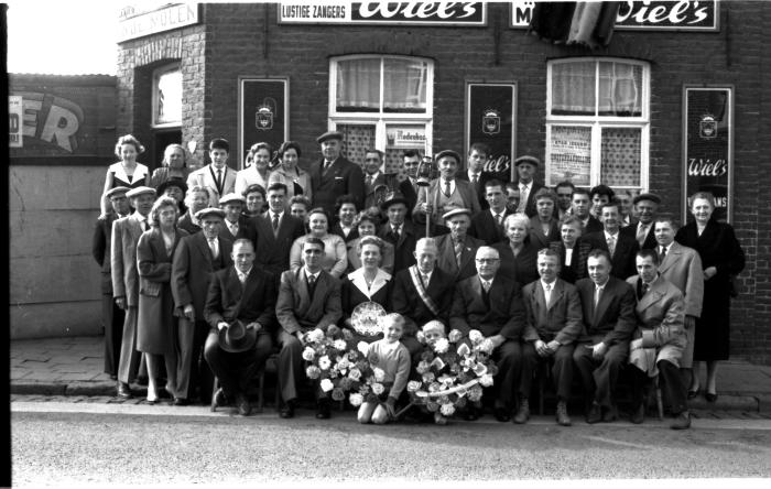 Kampioenviering café "In de molen", Izegem, 1959