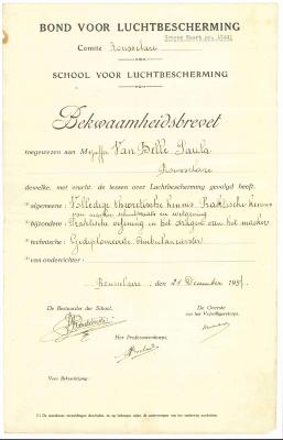 Bekwaamheidsbrevet school voor luchtbescherming, Paula Van Belle, 1937 