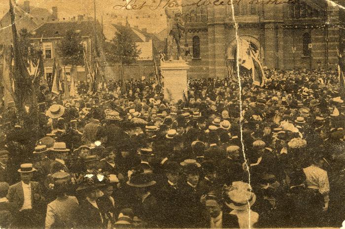 Rodenbachstoet, onthulling standbeeld, 1909