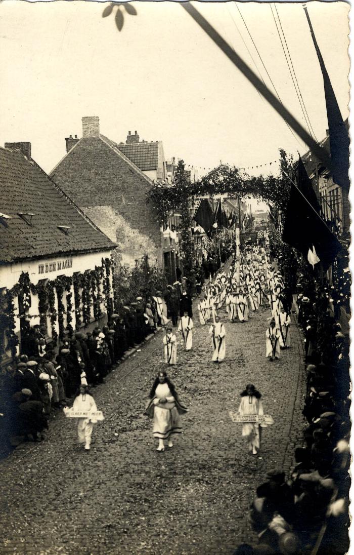 Heilig-Hartprocessie, groep paaskaars, 1925