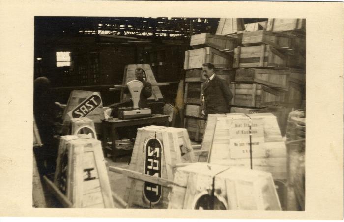 Arbeiders aan het werk in de fabriek Sabbe & Steenbrugge (SAST)