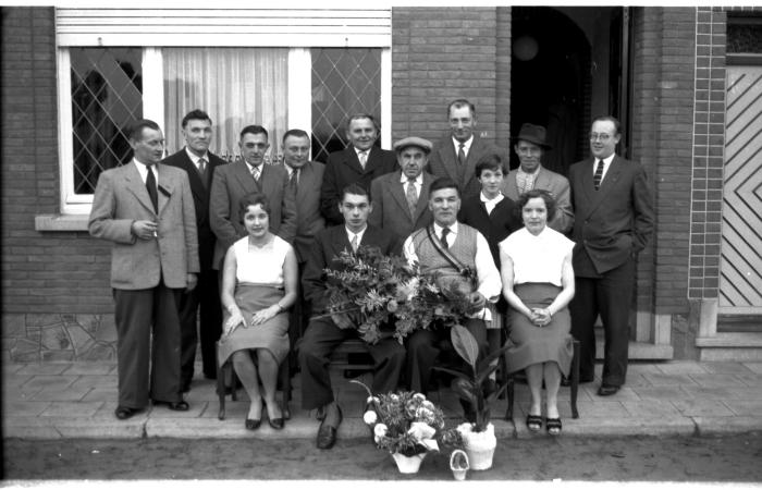 Kampioenviering café 'De 2 Brugge': Karel Maes kampioen, Izegem 1957