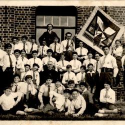 Bijeenkomst van de christelijke arbeidersjeugd in de St. Quirinuszaal, Hooglede, 1930