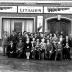 Kampioenviering café 'Litauen': groepsfoto, Izegem 1958