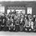 Kampioenviering café 'De Groene Dreef': groepsfoto, Izegem 1958