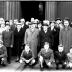 Jubileum echtpaar Parmentier - Viaene, groepsfoto aan kerk, Izegem 1958